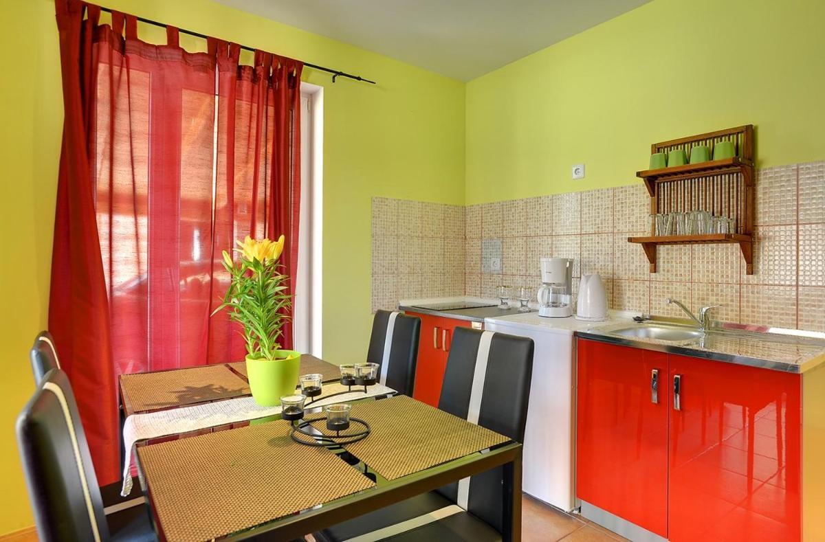 Apartments Puntica Лижнян Экстерьер фото