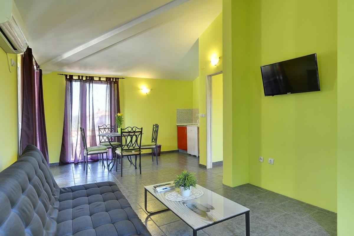 Apartments Puntica Лижнян Экстерьер фото