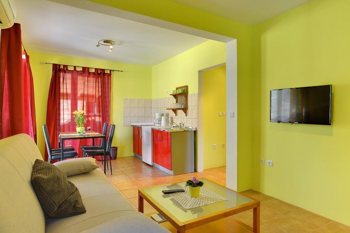Apartments Puntica Лижнян Экстерьер фото