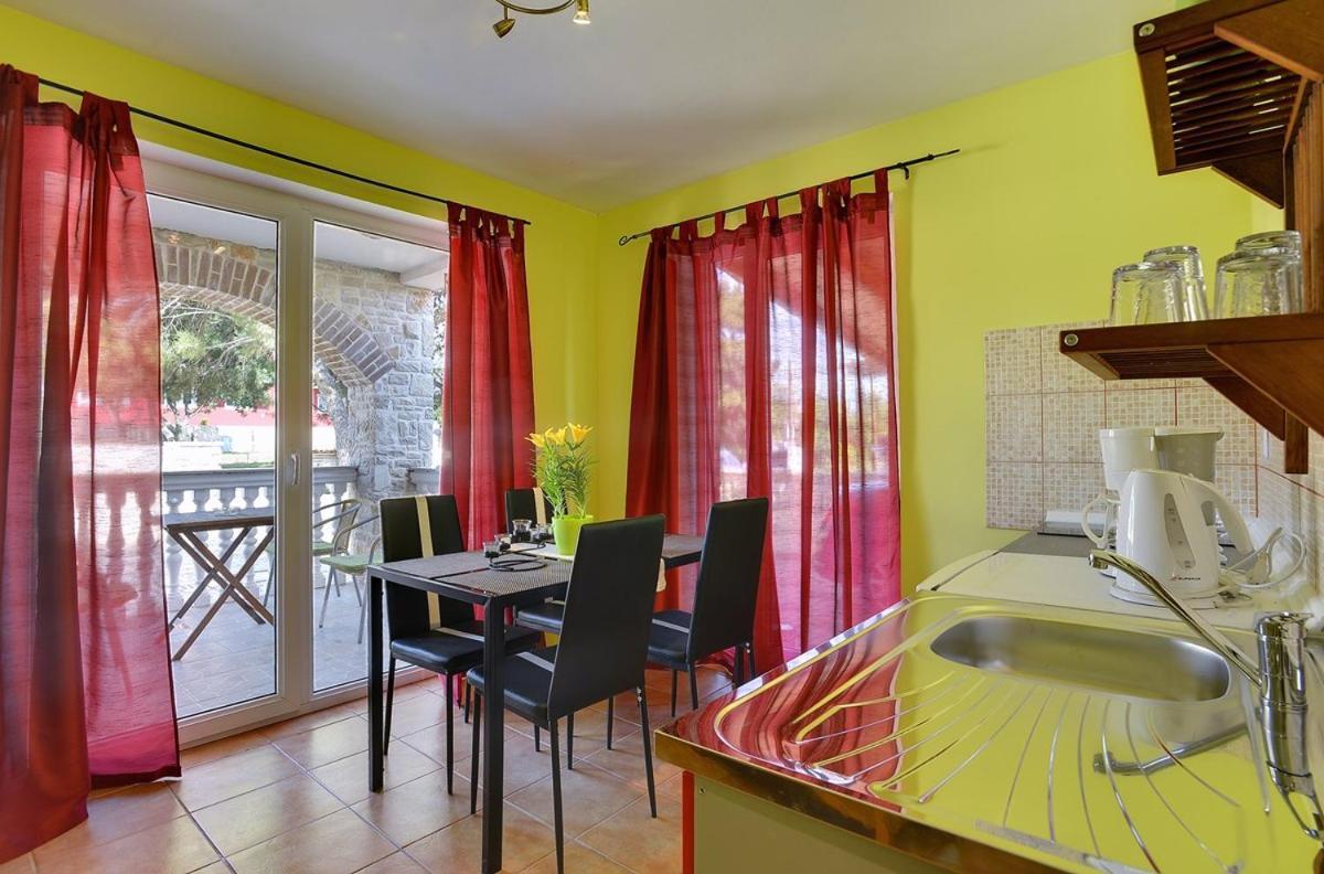 Apartments Puntica Лижнян Экстерьер фото
