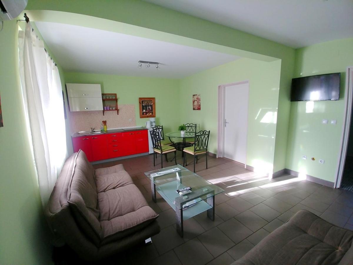 Apartments Puntica Лижнян Экстерьер фото